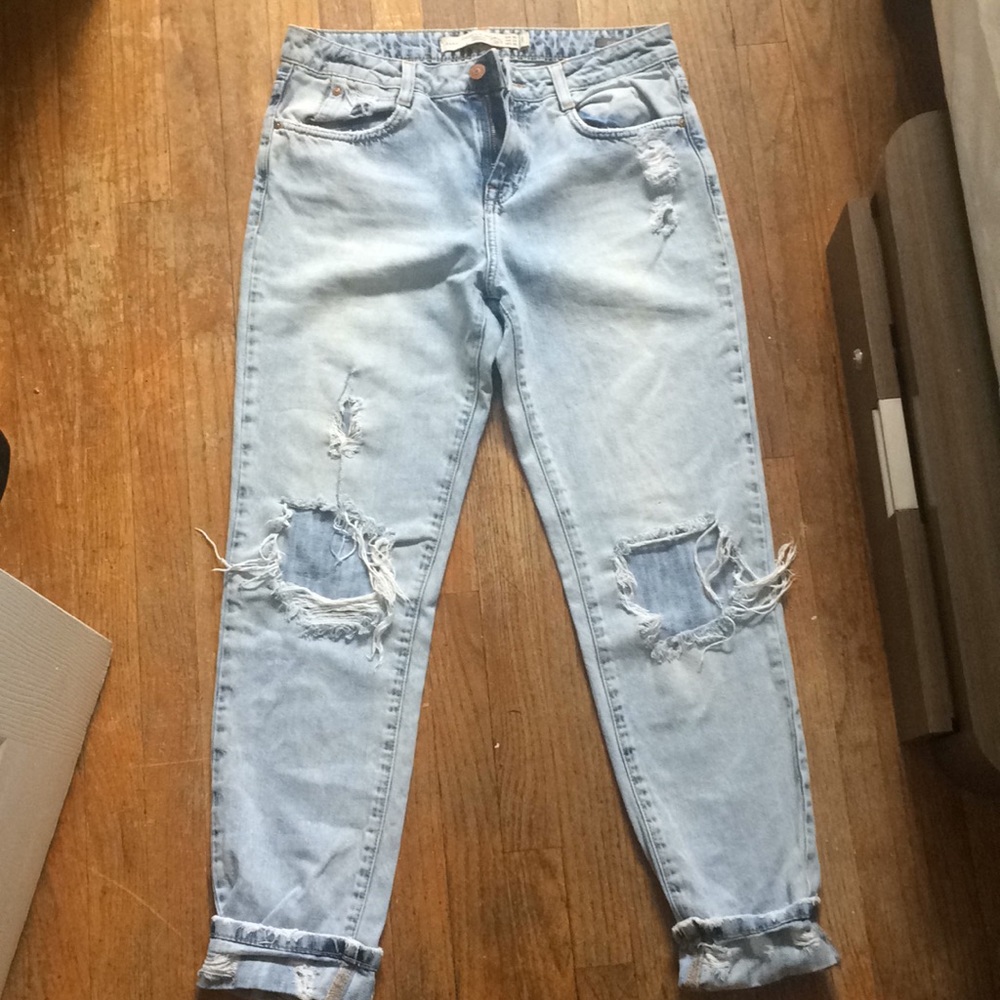 Distressed boyfriend jeans